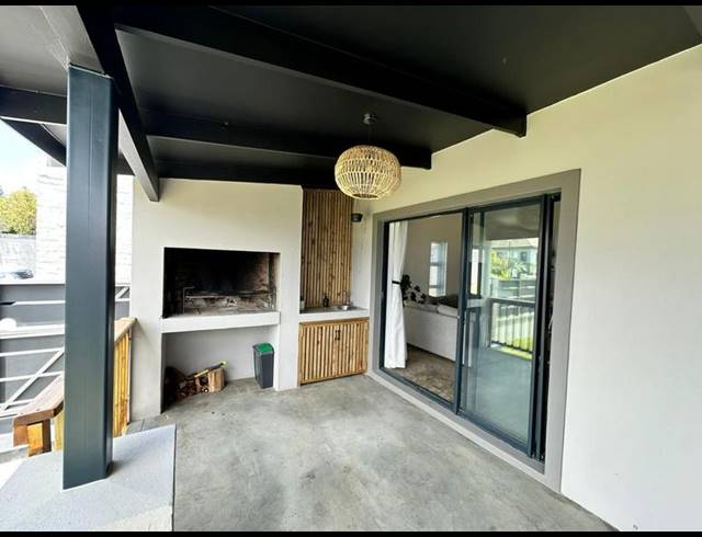 3 BEDROOM HOUSE FOR SALE IN BLUE MOUNTAIN VILLAGE